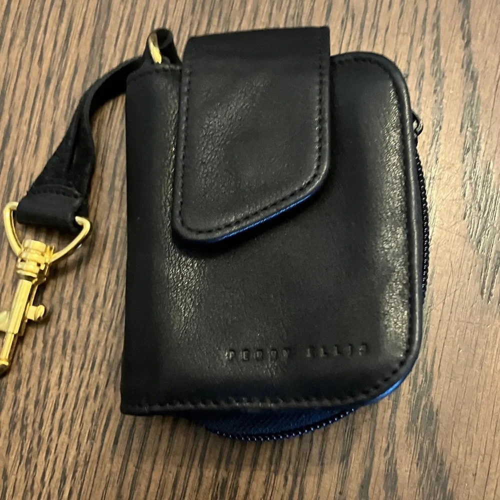Perry Ellis Black Leather Key Pouch